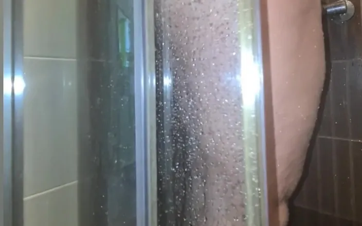 Twinkle Lady VIP: Old BBW granny wife takes a shower