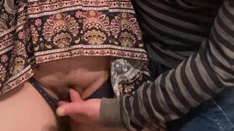 PriyaNaavya: 의붓아빠의 성적 판타지 - 보지 핑거링