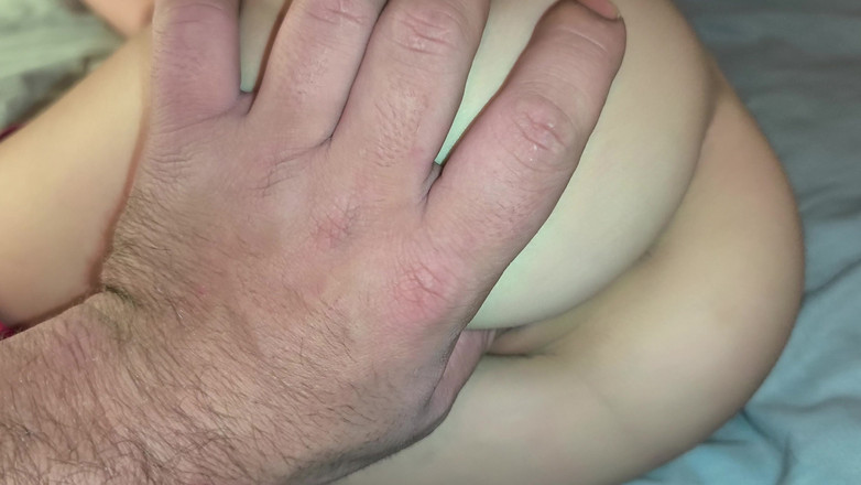 Blondasexy00: Il fratellastro si masturba la mia figa stretta perfetta