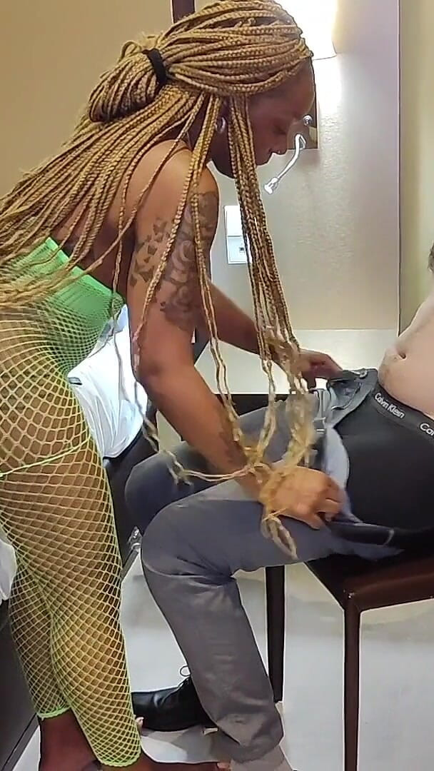 All You Can Fetish: Ehefrau betrügt cuckold-doggystyle vor ihrem ehemann, filmt