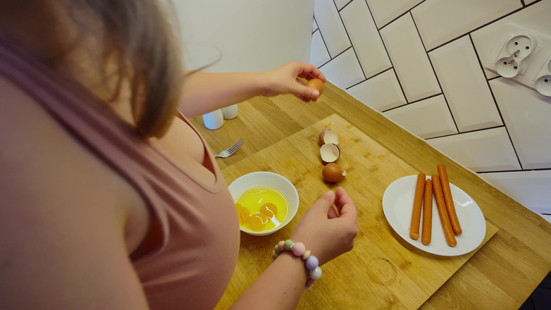 Mrs Wetslavs: 朝ごはんをご用意します!