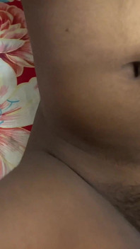 Hermosa gril trabajadora follando duro con su dueño mamando el coño cuando Medam no está en casa
