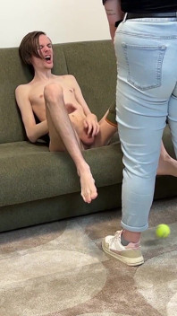 Tinh hoàn tiếp xúc trực tiếp với sự phá hủy! Balls Like Punching Bag - Dave Moon - Mia - Bbusting ( Ballbusting )