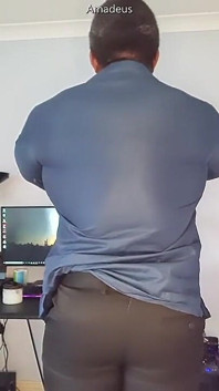 เหตุผลที่ฉันใส่เสื้อไม่ได้ เพราะกล้ามเนื้อฉันใหญ่เกินไป