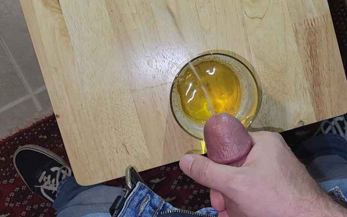 Reindy: Mixing Cum and Piss in My Office