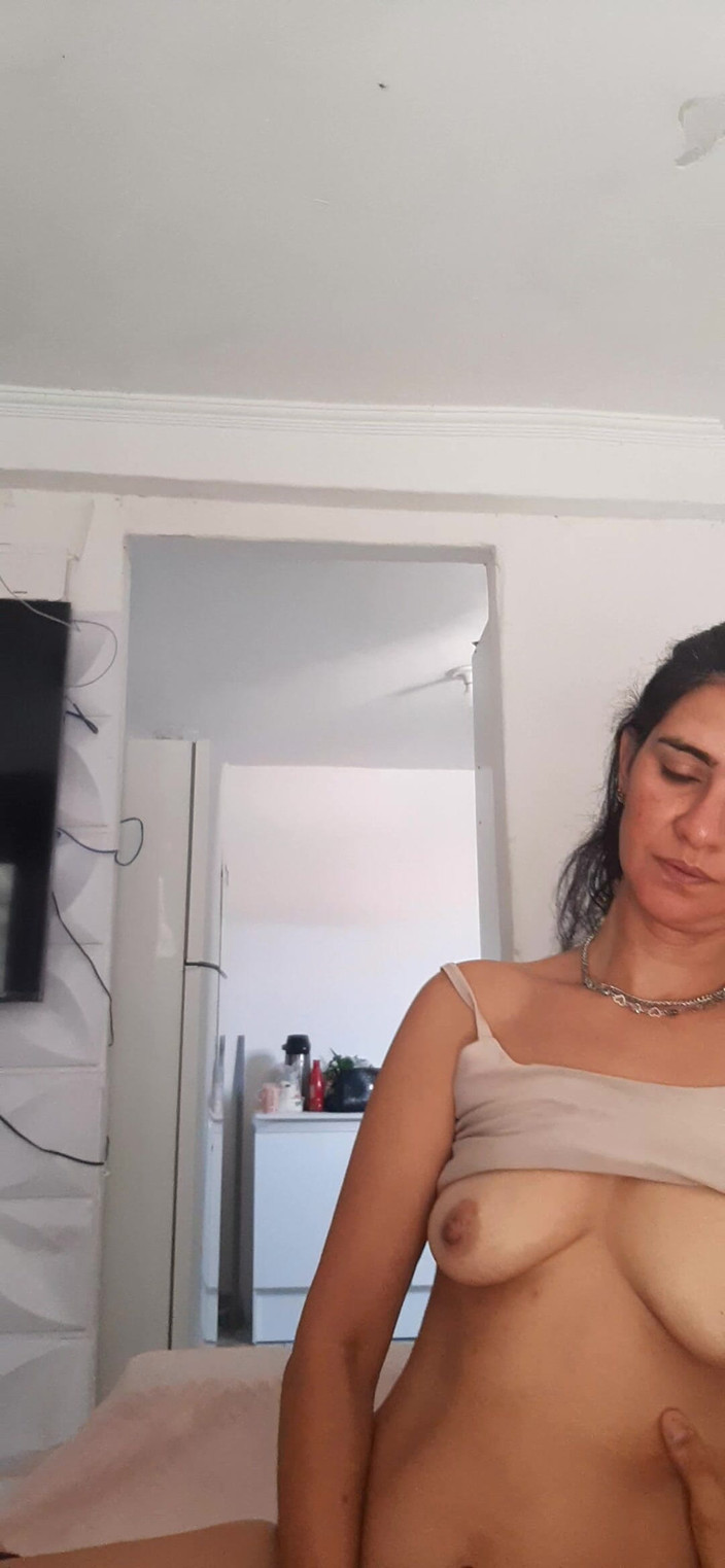 Renatinharj: Vanessinha nodigde me uit in haar woonkamer om de nieuwe...