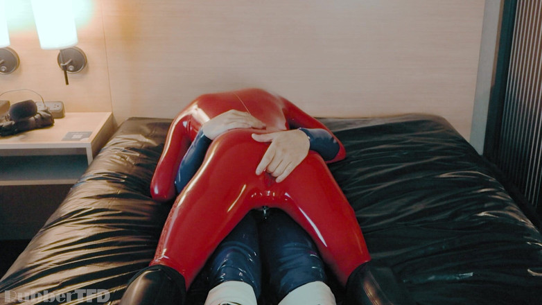 RubberTFD: 30 Holes of Pleasure [koleksi hotel] [video yang telah dirilis]