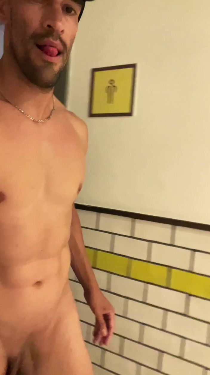 Paul Williams: Tôi khỏa thân trong nhà hàng phục vụ nhanh