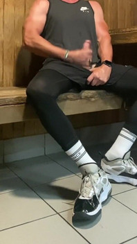 Noch eine ladung sperma in der sauna von JockDad87