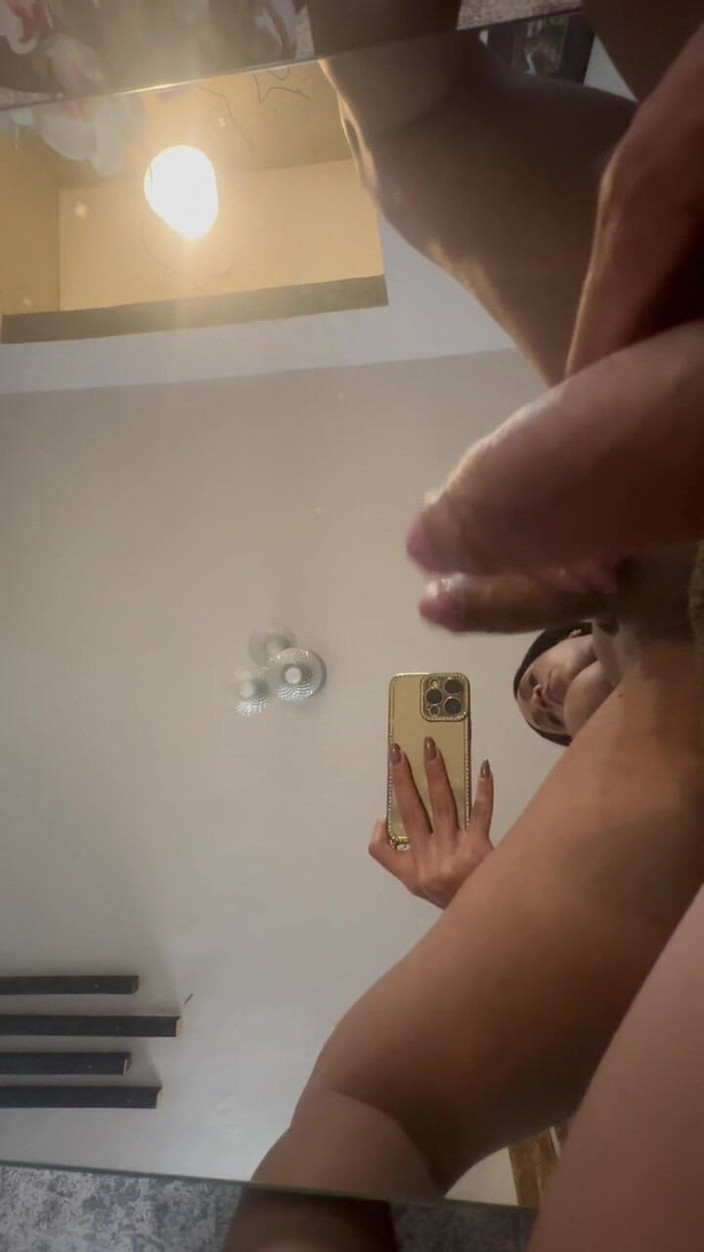 Bianca Herrera: Bohaté výstřiky