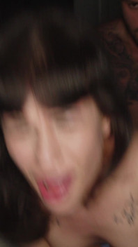 Petrecere Gangbang Colega noastră de apartament Mia Stone Dublă penetrare și Creampie Facial