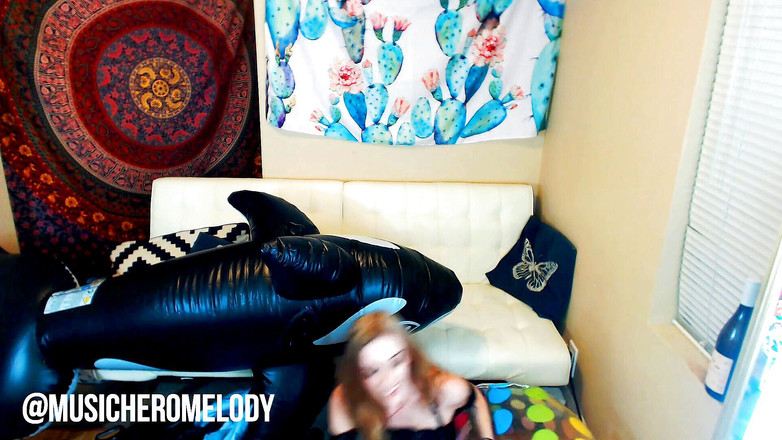 MelodyHero: The fate of my ex 's inflatables