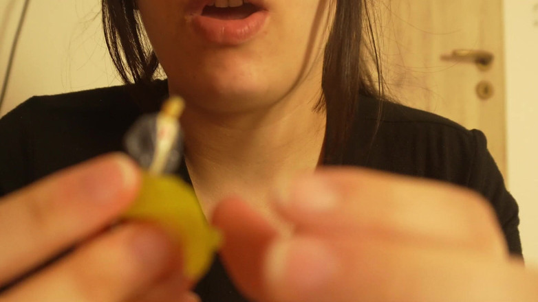 AmayaMori: ジャイアンテスが小さな人間のおもちゃの脇の下のトラップのゼリープレイをからかう