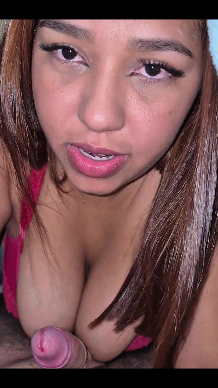 Pikaa6: 我在我朋友家：当其他人都站在隔壁时，我在操凯利马尔。