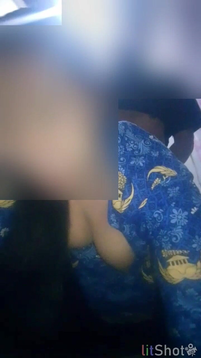 Astriana88: Rekaman Amatir Ibu Pns Cantik Bersama Supir Kantor Digudang