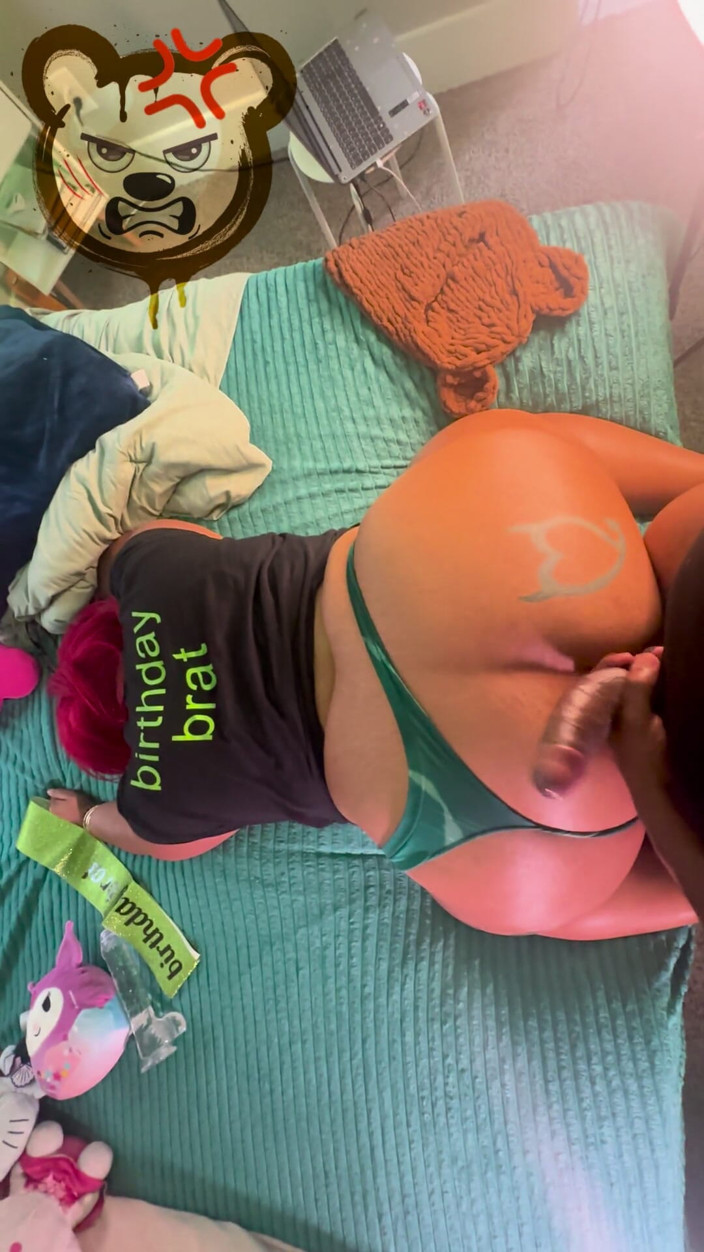 TeddyStrokez: Quickie - ulang tahun nakal