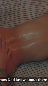 Styvson ger styvmamma en massage och knullar sedan henne hårt