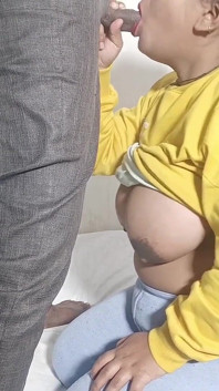Villaggio ragazza con grandi tette scopata da sconosciuto con chiacchiere sporche