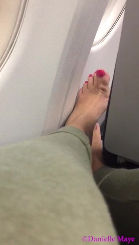Danielle Maye: Dedos no avião