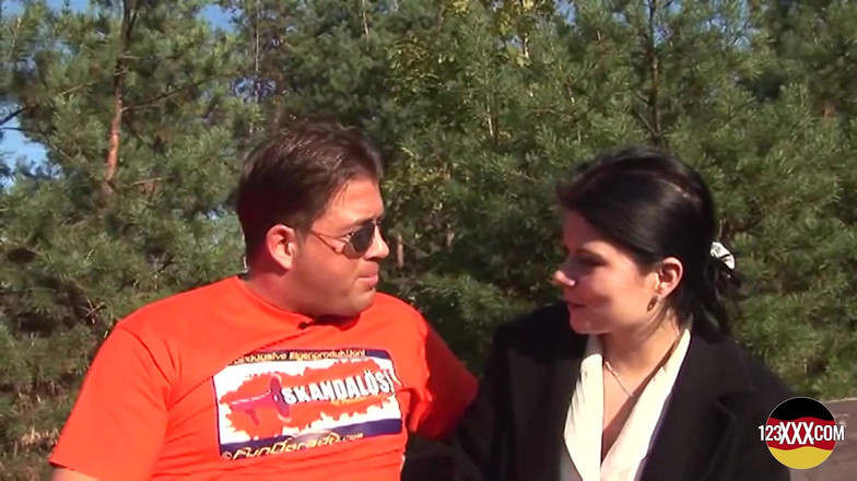 123XXX - Fucked Amateurs in Germany!: आकर्षक काले बाल वाली की पार्क में चुदाई