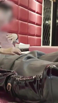 Bez cenzury. Prywatna sesja z oszałamiającym oficjalnym cosplayerem zamienia się w niespodziewanie intensywną noc