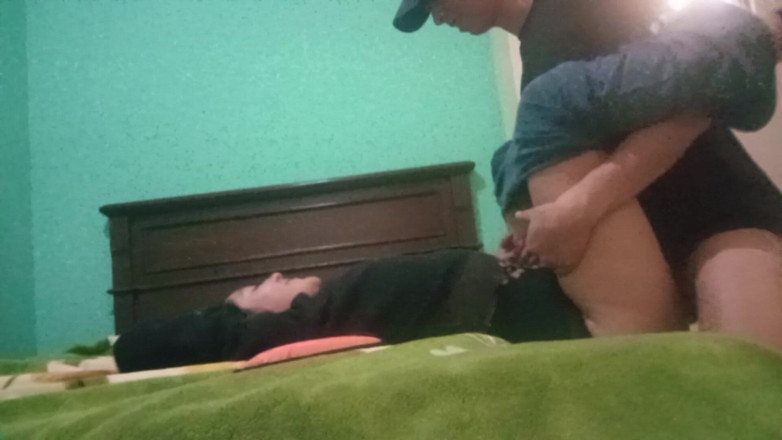 Moo DBOXXX: Moje křesťanská přítelkyně se mnou miluje sex, právě jí bylo 18...