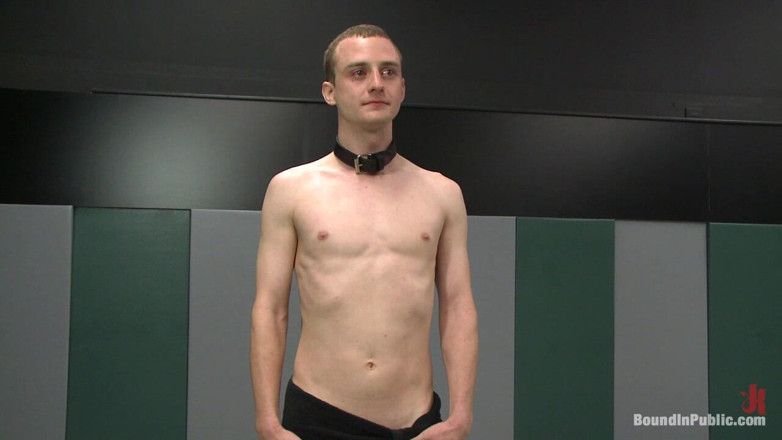 Bound in public: Ostateczne upokorzenie, bicie i pieprzenie gangu