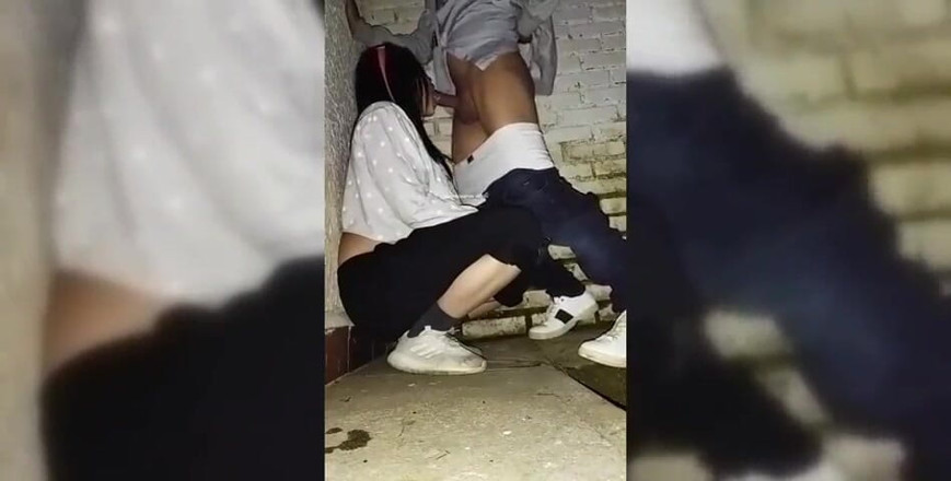 Crisanto999: 이것은 내가 파티에서 내 친구를 활용하는 방법입니다. 너무 원하는 사람?