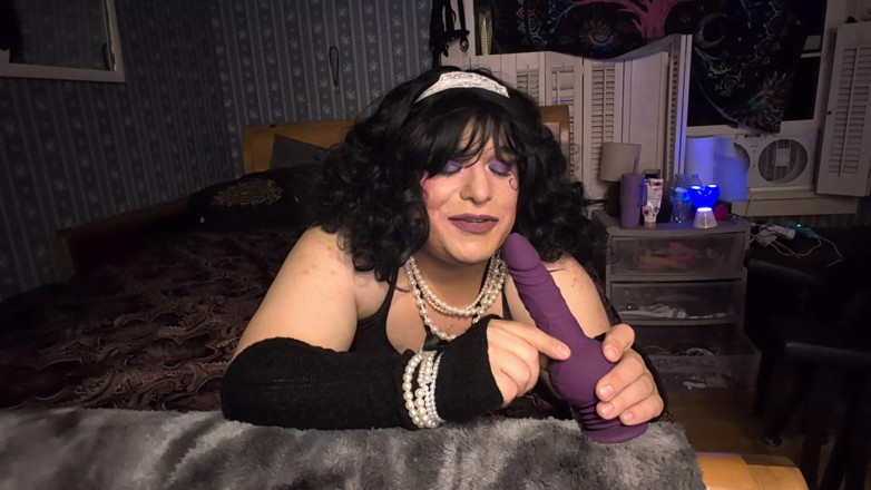 Tongue Lashor 69: Používám své dildo