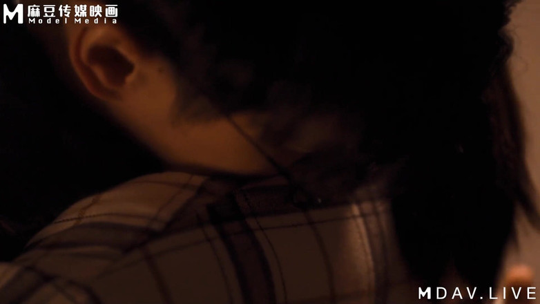 ModelMedia Asia: BĂRBAT-0005 Gol