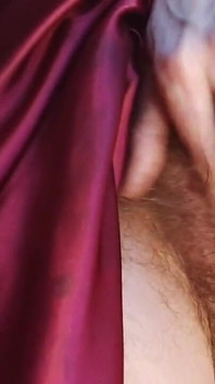 Jag Kom Väldigt Hårt Medan Jag Runkade Av Min Klitoris, Väldigt Hårig Och Krämig Fitta, Het MILF Onanerade