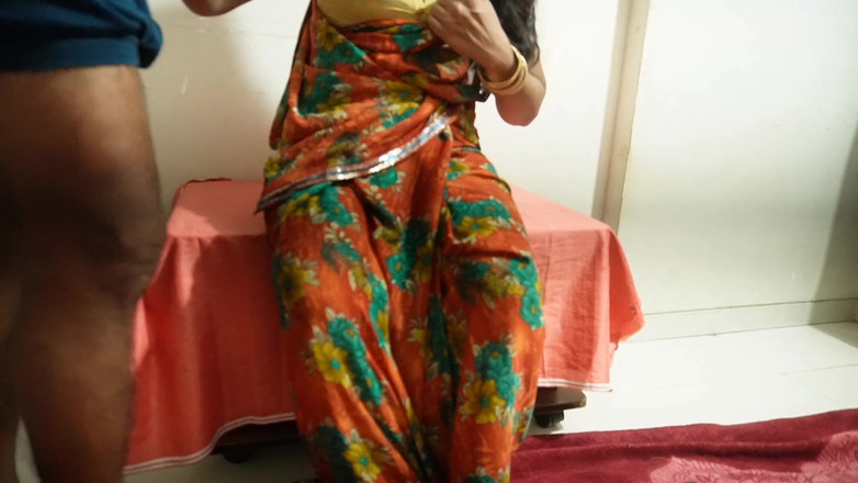 Mumbai Ashu: Hintli kız erkek arkadaşıyla ateşli seks yapıyor