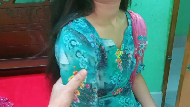Riya Chowdhury: Секс с девушкой поблизости