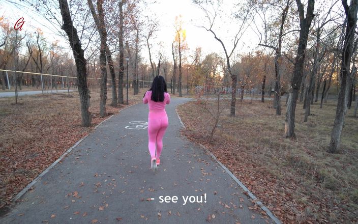 AnGelya G: Фитнес-девушка сосет перед - Angelya.G
