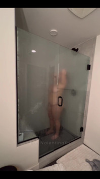 Regarde-moi sous ma douche