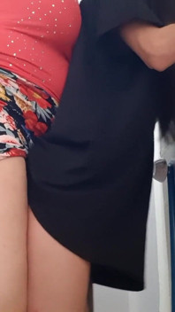 Teman wanita MILF saya memindahkan saya dengan keras pada dinding dan mengongkek saya dengan keras