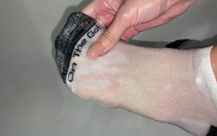 footivities: Masaż olejkiem do stóp w skarpetkach do kostki