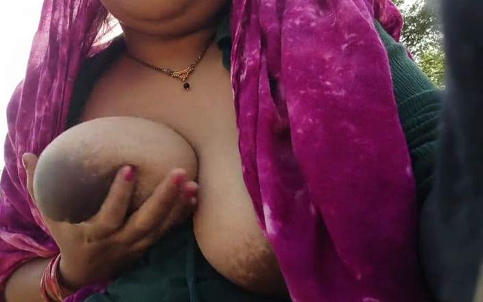 Abhikshasexvideos: Tante India Pamer Memek Dan Toket Di Luar Ruangan Dan...