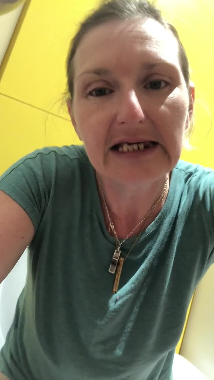 Pissing Paradise: Bardzo Szybki Sikanie W Drodze Do Domu Z Lotniska Po...