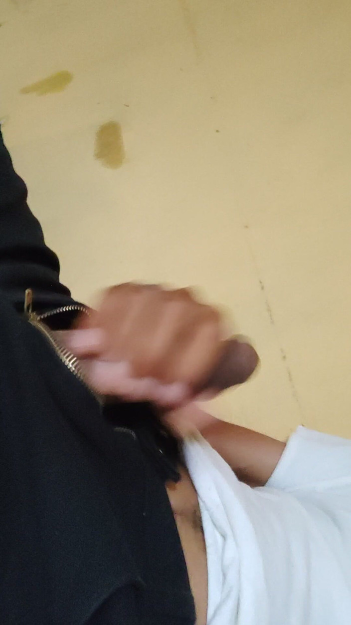 AlexAlejandro13: Дою дома?