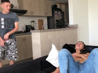 Franck: Üvey kız kardeşimle mastürbasyon - büyük göt - İspanyolca