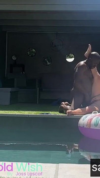 Lumacarie si fa scopare in piscina