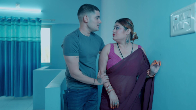 Setup movie: Sexy Figure MILF Bhabhi Seduced by Her Devar While She...
