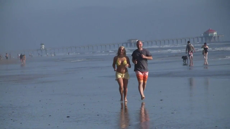 Big Tits World: Rondborstige sexy ongelooflijke blondine neemt een grote pik in haar...