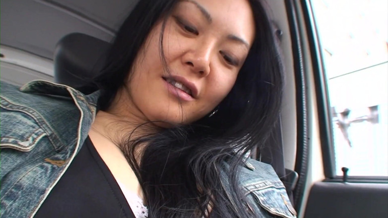 Japan Lust: Naplňte její japonskou kundičku milf hluboko