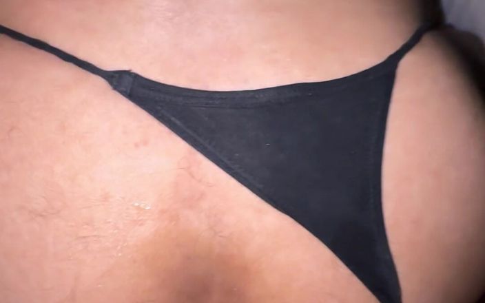 wannahavefunx: Cewek dominan ini dientot habis-habisan sama tetangganya yang straight tanpa...