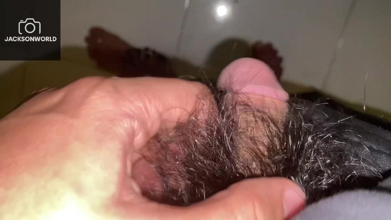 Jackson World: Sozinho em uma sala tranquila curtindo meu momento privado de...