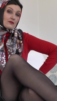Headscarf Slut, Lick My Soles and Then Sniff My Feet! Lady Victoria Valente