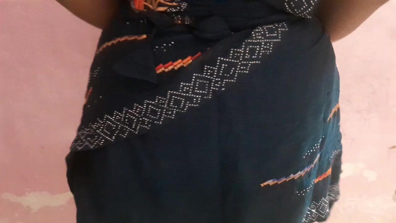 nagmanaeem: Efter att ha shoppat för Navratri lämnade Aunty Girl skuggan...