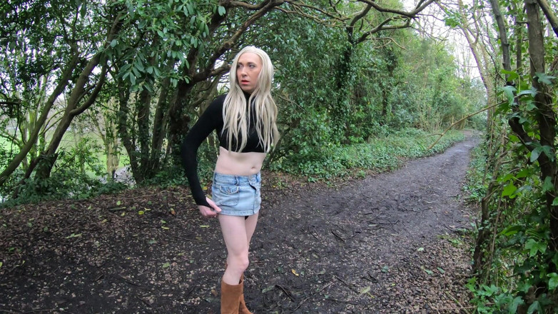 The Midnight Minx: Forest Track Stop and Wank Fun X